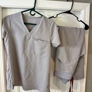 Figs Women's Light Gray Scrub Set